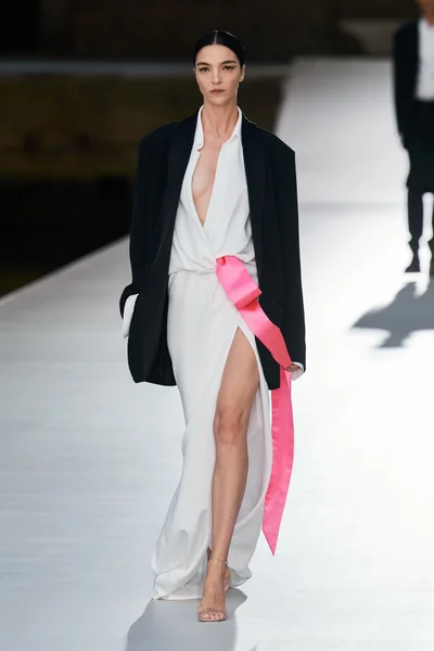 Look 46